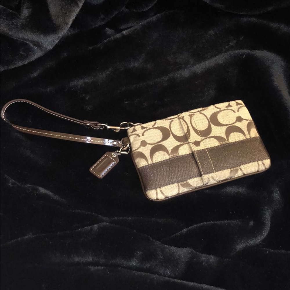 BRAND NEW Coach Wristlet! New Without Tag.